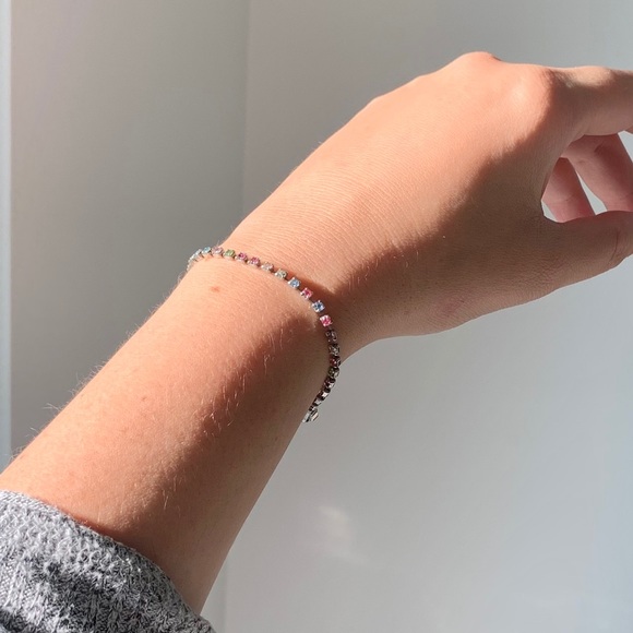 Dainty Style Bracelet - Picture 2 of 4